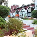 Los Manantiales
